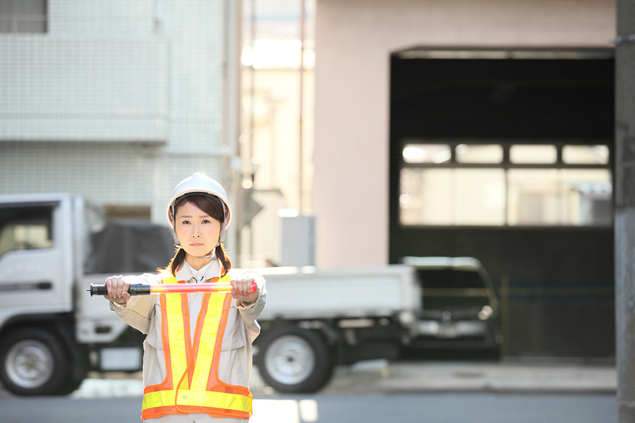 女性警備員04